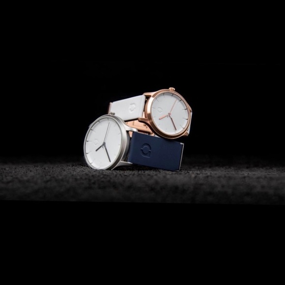 black waterproof stainless steel white face minimalist dial silicone band - Picture 12 of 12